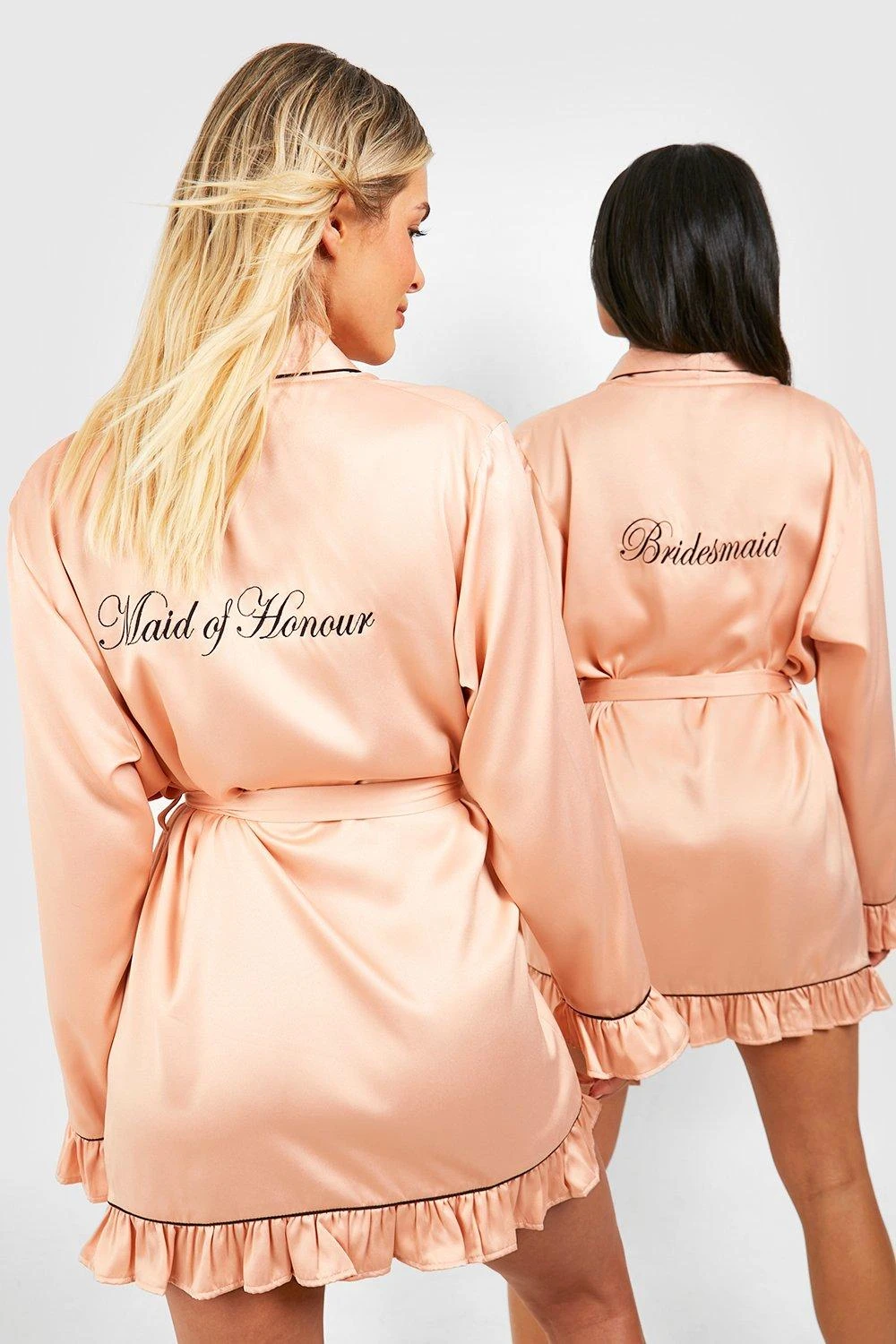 BOOHOO Robe De Chambre Premium Recyclée à Broderie Maid Of Honour 3 BOOHOO Robe De Chambre Premium Recyclée à Broderie Maid Of Honour