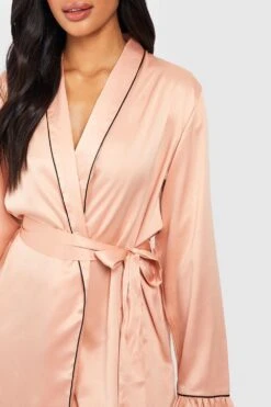 BOOHOO Robe De Chambre Premium Recyclée à Broderie Maid Of Honour 9 BOOHOO Robe De Chambre Premium Recyclée à Broderie Maid Of Honour -BOOHO Kleidung Magasin gzz06655 rose20gold xl 3