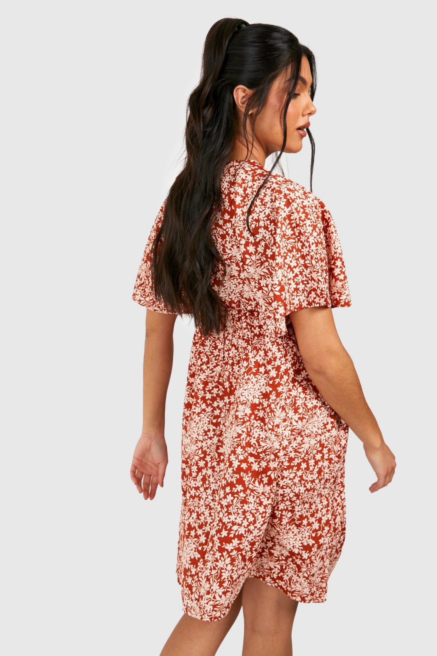 Maternité - Robe Cache-cœur Volantée à Imprimé Fleuri 4 Maternité - Robe Cache-cœur Volantée à Imprimé Fleuri – Image 2