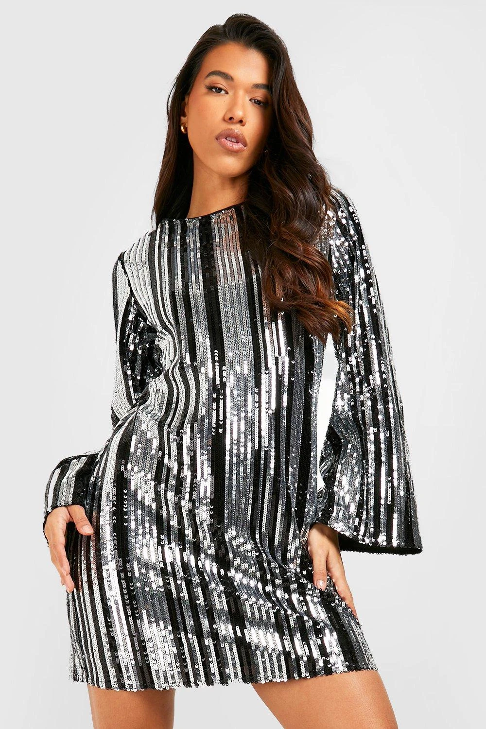 Tall - Robe Courte à Manches Courtes 3 Tall - Robe Courte à Manches Courtes