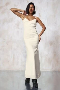 Kourtney Kardashian Barker - Robe Longue Satinée -BOOHO Kleidung Magasin gzz24554 bone xl 3