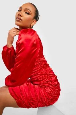 BOOHOO Robe Satinée Plissée à Manches Bouffantes -BOOHO Kleidung Magasin gzz25415 red xl 2
