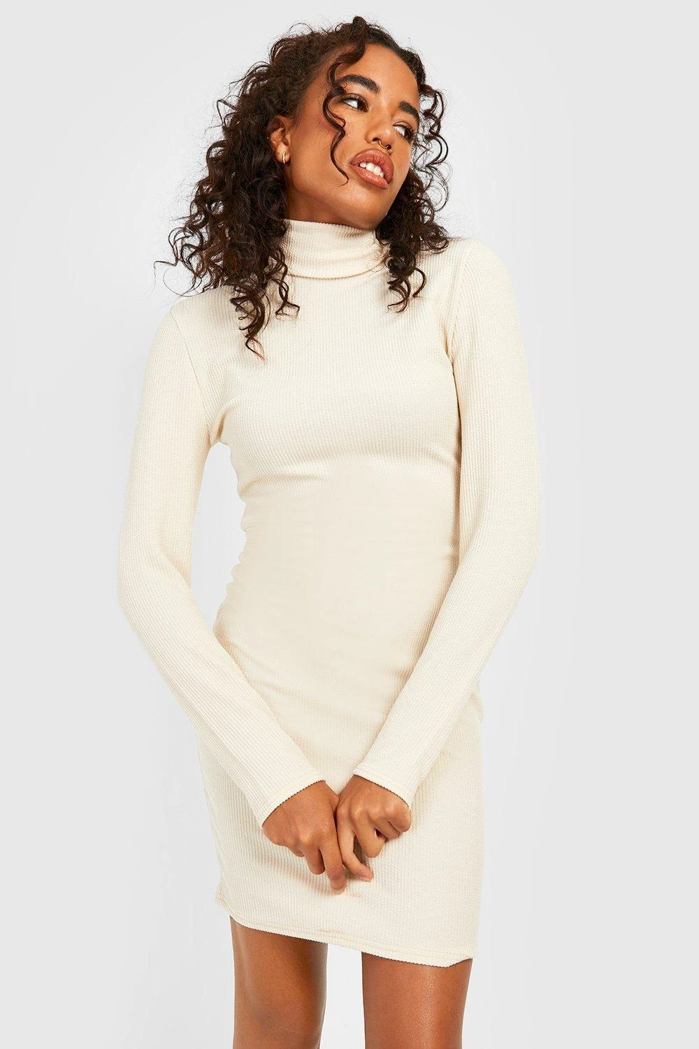 Robe Moulante Texturée à Col Roulé 5 Robe Moulante Texturée à Col Roulé – Image 3