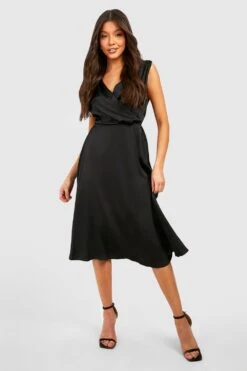 Robe Portefeuille Satinée à Col Bénitier