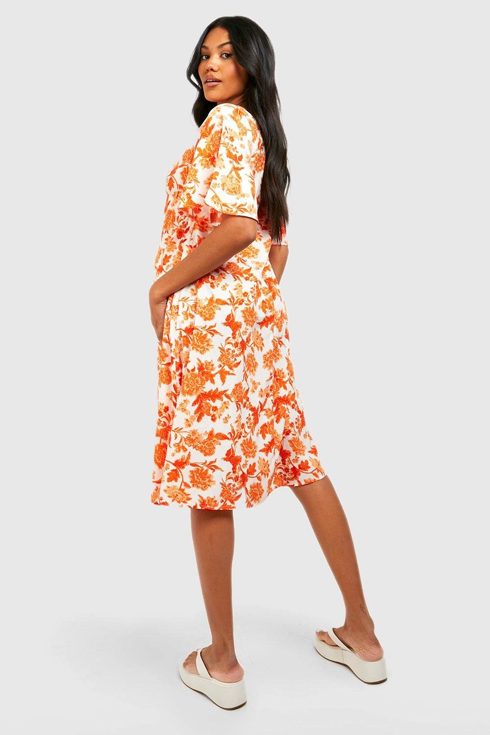 BOOHOO Maternité - Robe De Grossesse Fleurie à Volants 4 BOOHOO Maternité - Robe De Grossesse Fleurie à Volants – Image 2