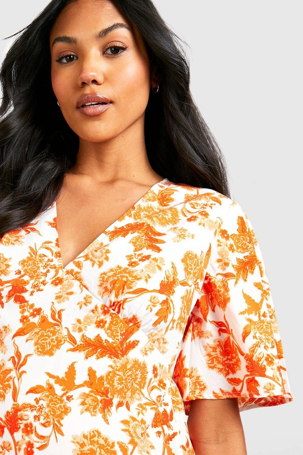 BOOHOO Maternité - Robe De Grossesse Fleurie à Volants 6 BOOHOO Maternité - Robe De Grossesse Fleurie à Volants – Image 4