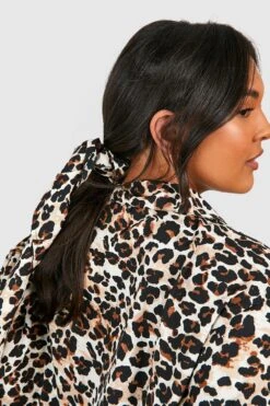 BOOHOO Grande Taille - Ensemble à Imprimé Léopard Avec Robe Chemise Et Foulard -BOOHO Kleidung Magasin gzz37986 leopard xl 3