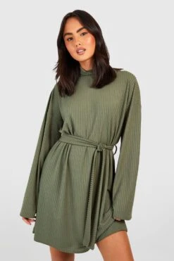 BOOHOO Robe à Col Roulé Et Manches Longues