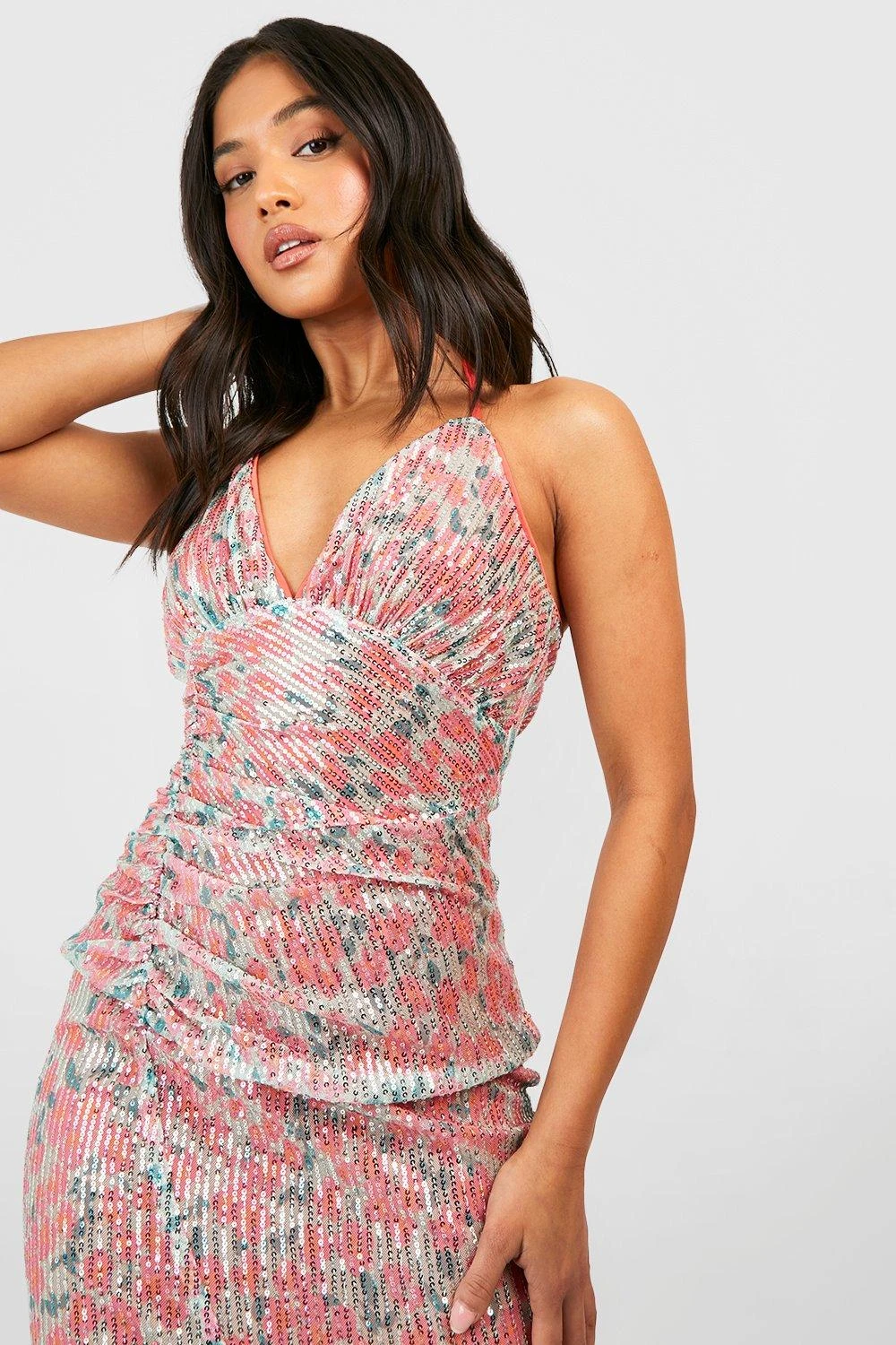 BOOHOO Petite - Robe Mi-longue Pailletée Fleurie 6 BOOHOO Petite - Robe Mi-longue Pailletée Fleurie – Image 4