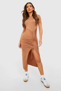 Robe T-shirt Mi-longue Froncée -BOOHO Kleidung Magasin gzz47211 camel xl 2