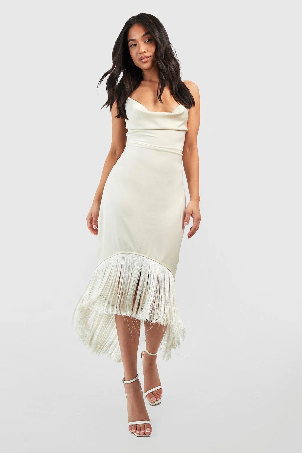 BOOHOO Petite - Robe Mi-longue à Attaches Et Franges 3 BOOHOO Petite - Robe Mi-longue à Attaches Et Franges