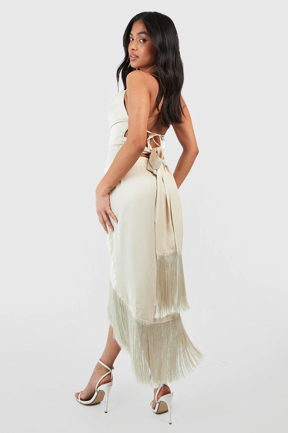 BOOHOO Petite - Robe Mi-longue à Attaches Et Franges 4 BOOHOO Petite - Robe Mi-longue à Attaches Et Franges – Image 2