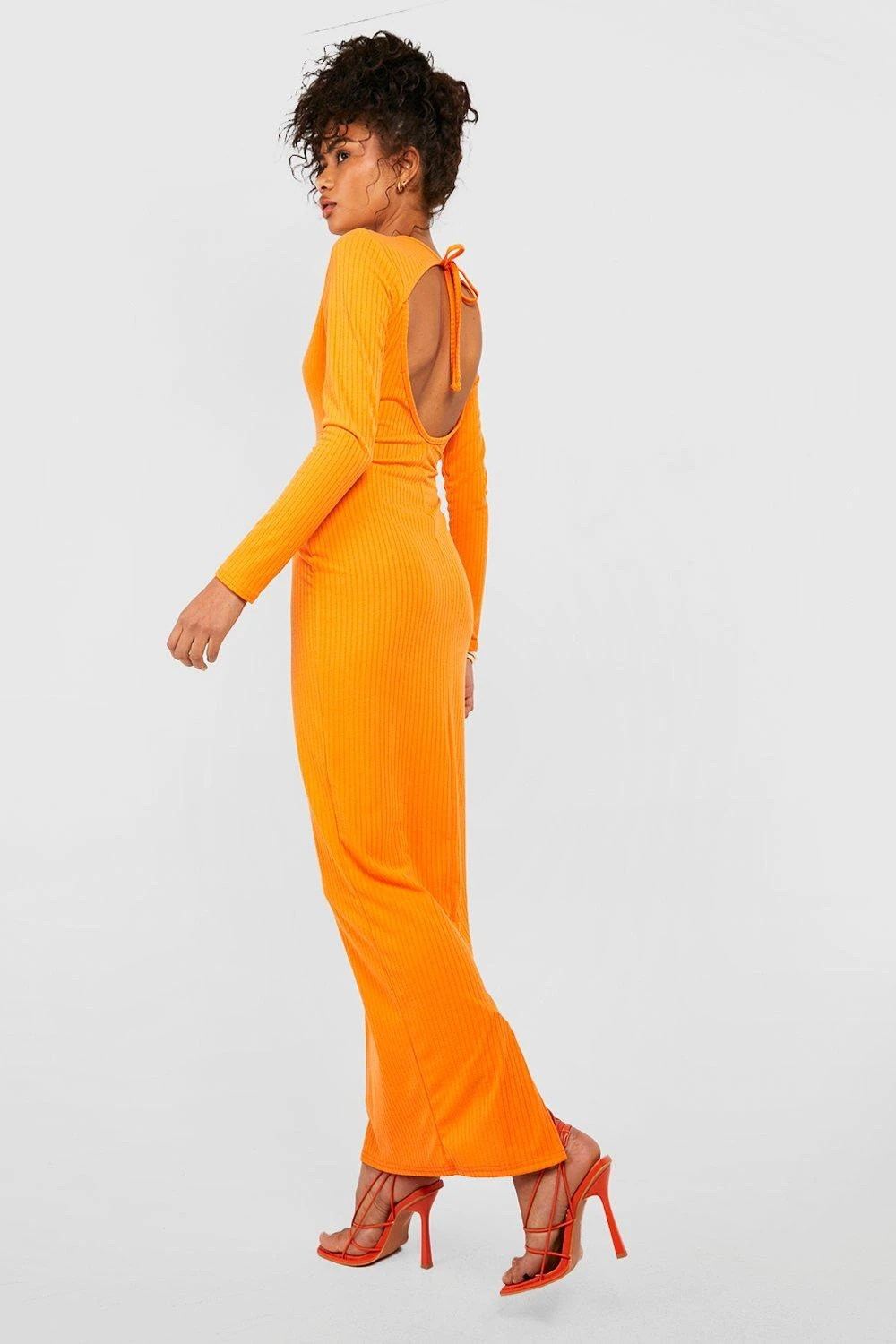 BOOHOO Robe Longue Dos Nu à Manches Longues 3 BOOHOO Robe Longue Dos Nu à Manches Longues