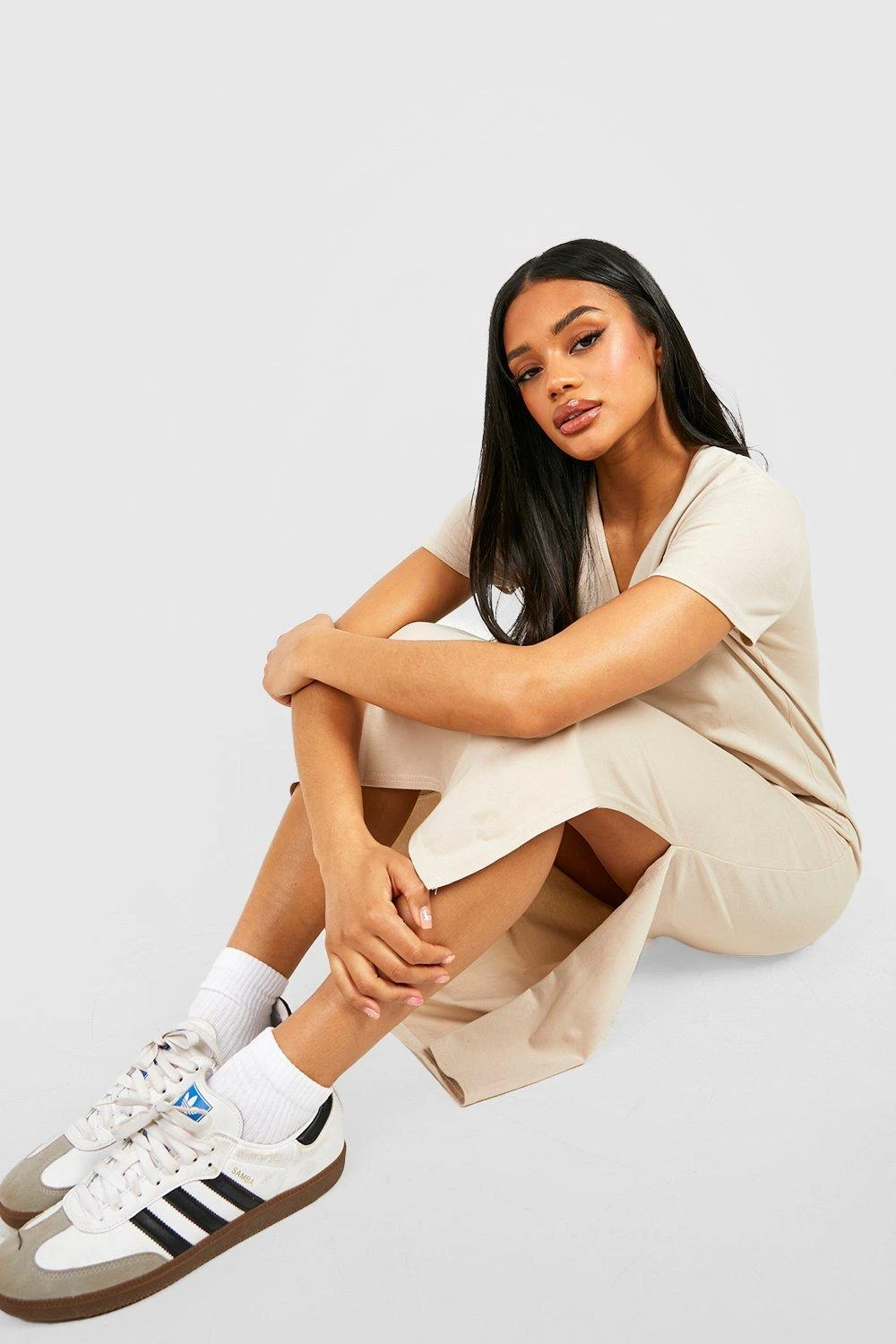 Robe T-shirt En Coton à Col V 6 Robe T-shirt En Coton à Col V – Image 4