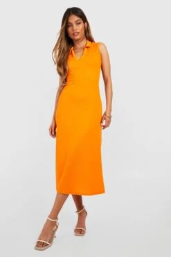 Robe Mi-longue Texturée à Col Contrastant