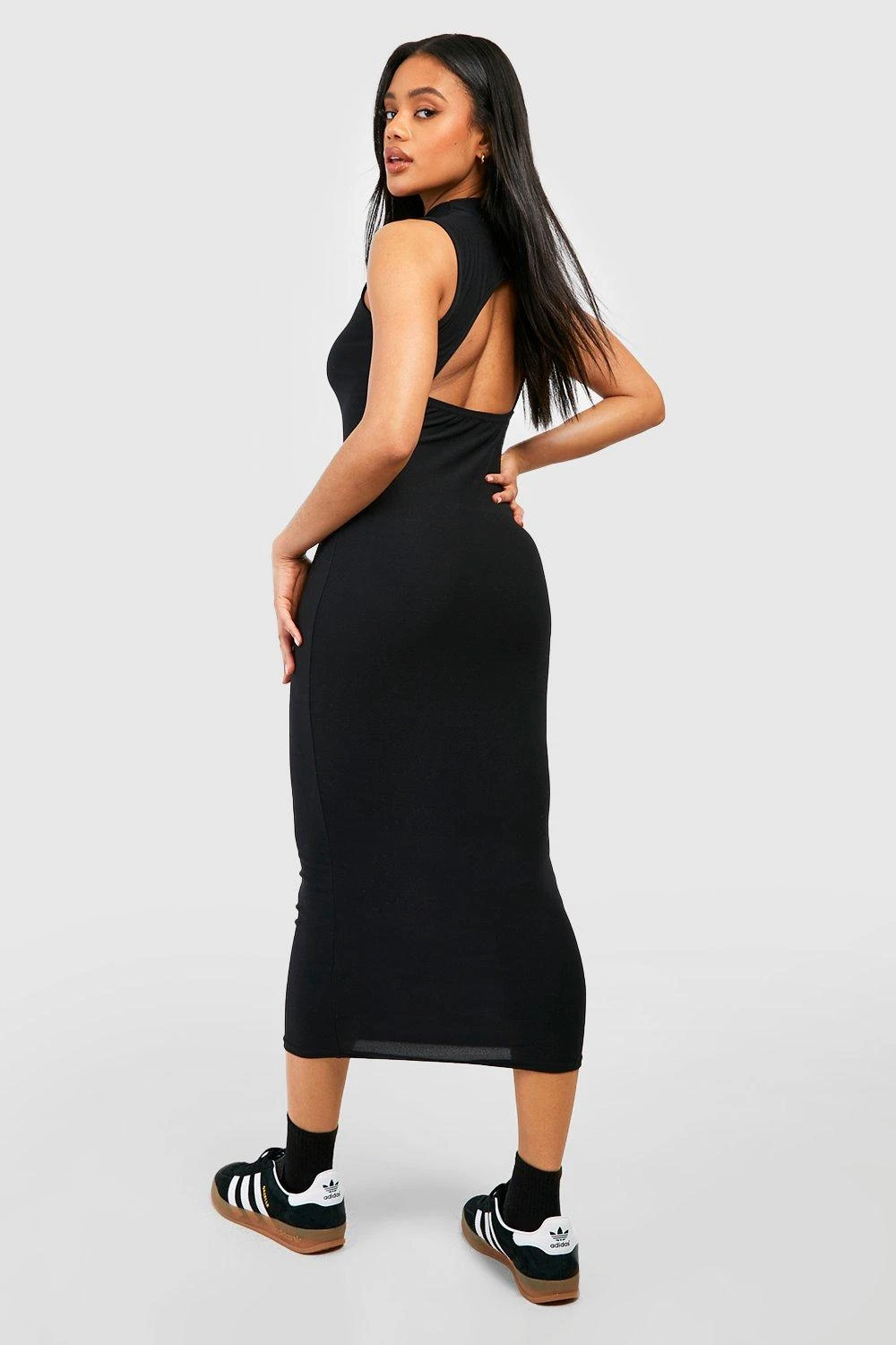 Robe Longue Douce à Col Montant 4 Robe Longue Douce à Col Montant – Image 2