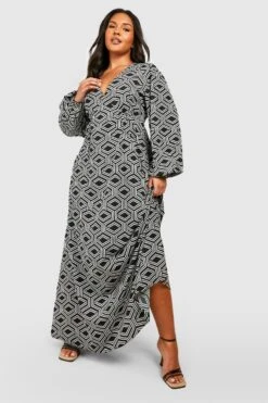 BOOHOO Grande Taille - Robe Longue Imprimé Géométrique