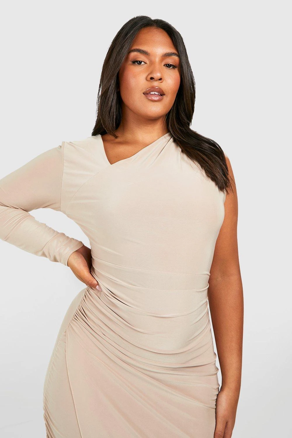 Grande Taille - Robe Mi-longue Froncée Asymétrique 6 Grande Taille - Robe Mi-longue Froncée Asymétrique – Image 4