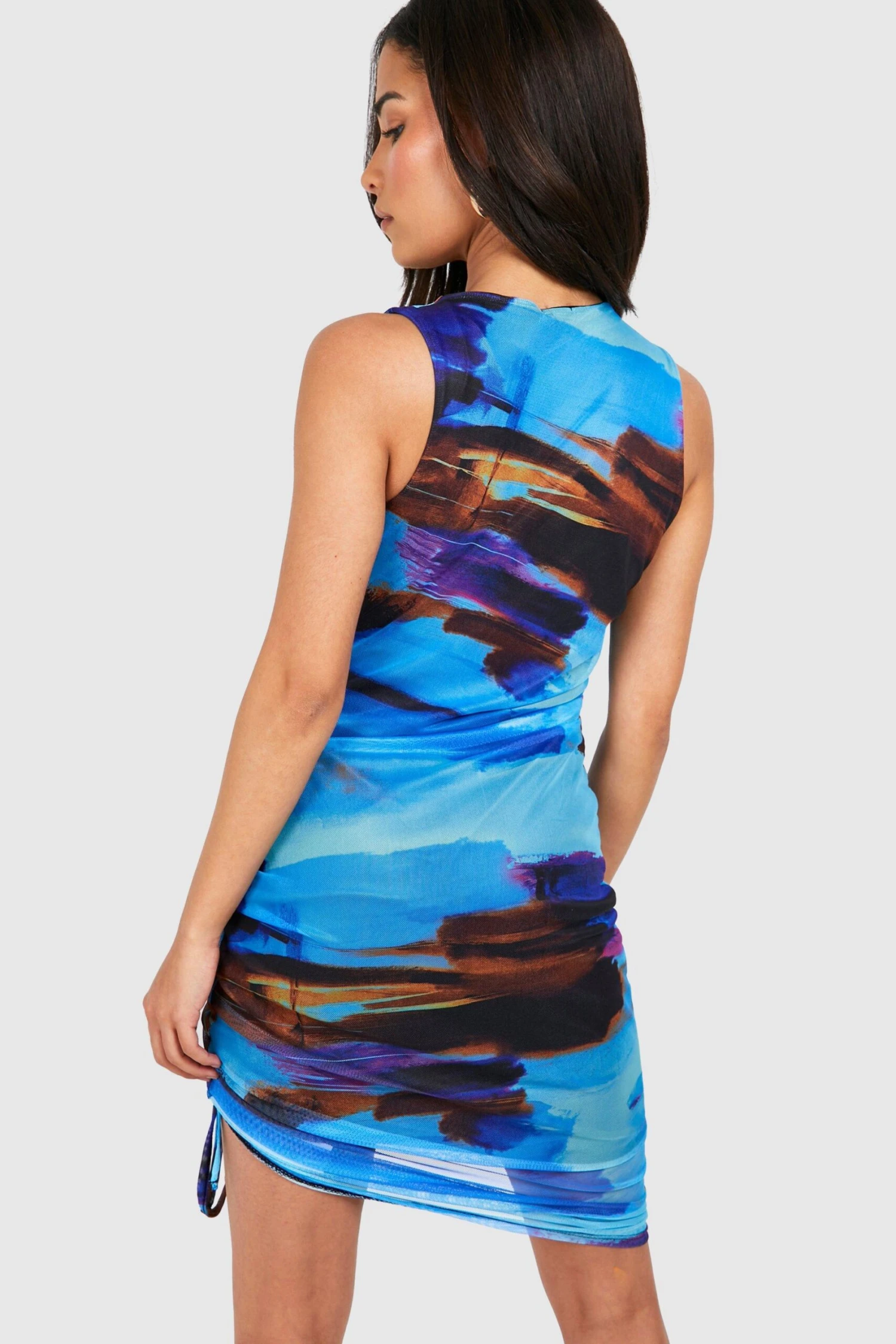 Robe Moulante Froncée à Imprimé Abstrait 4 Robe Moulante Froncée à Imprimé Abstrait – Image 2