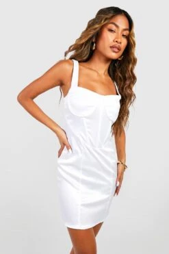 Robe Courte Moulante Satinée