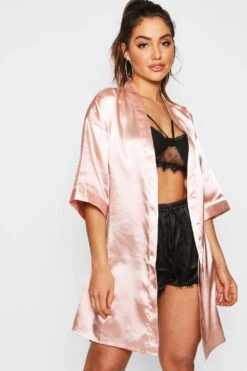 BOOHOO Robe De Chambre Satinée à Inscription Brides Squad -BOOHO Kleidung Magasin nzz89932 rose20gold xl 3