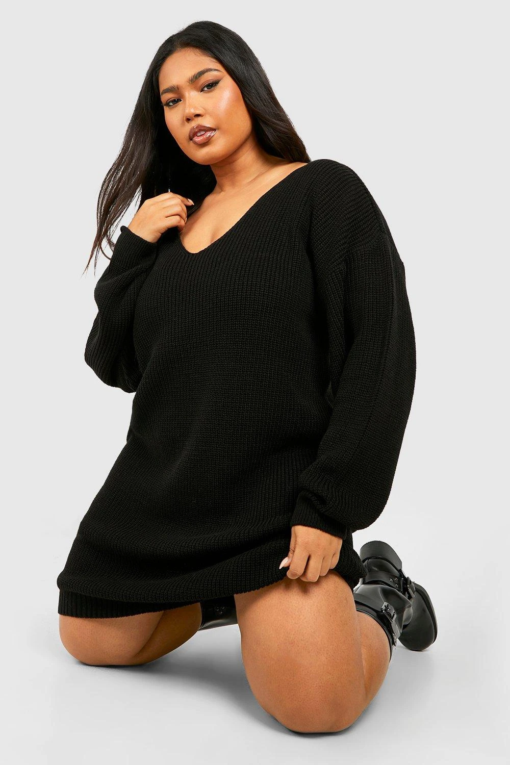 BOOHOO Grande Taille - Robe Pull Courte à Col En V 5 BOOHOO Grande Taille - Robe Pull Courte à Col En V – Image 3